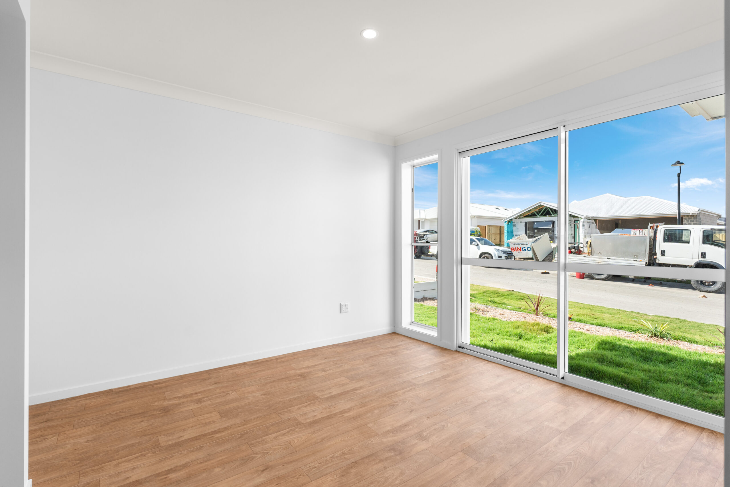 001_Open2view_ID898744-11_Kendall_Street