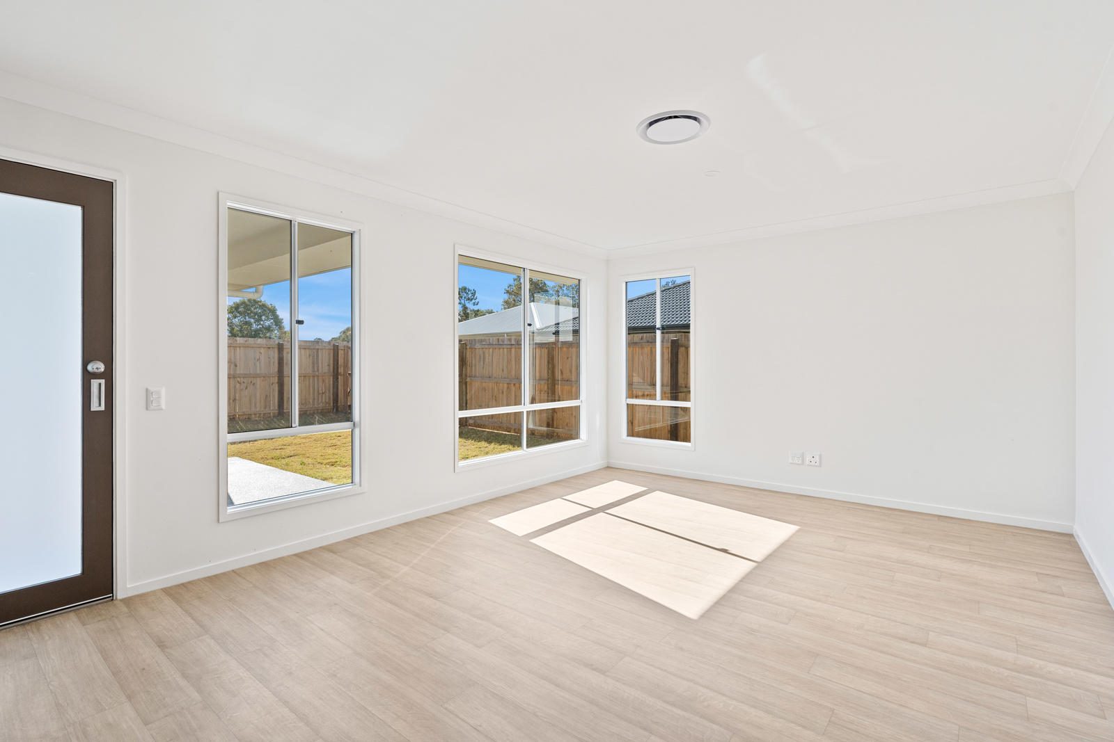 008_Open2view_ID891551-11_Mali_Way