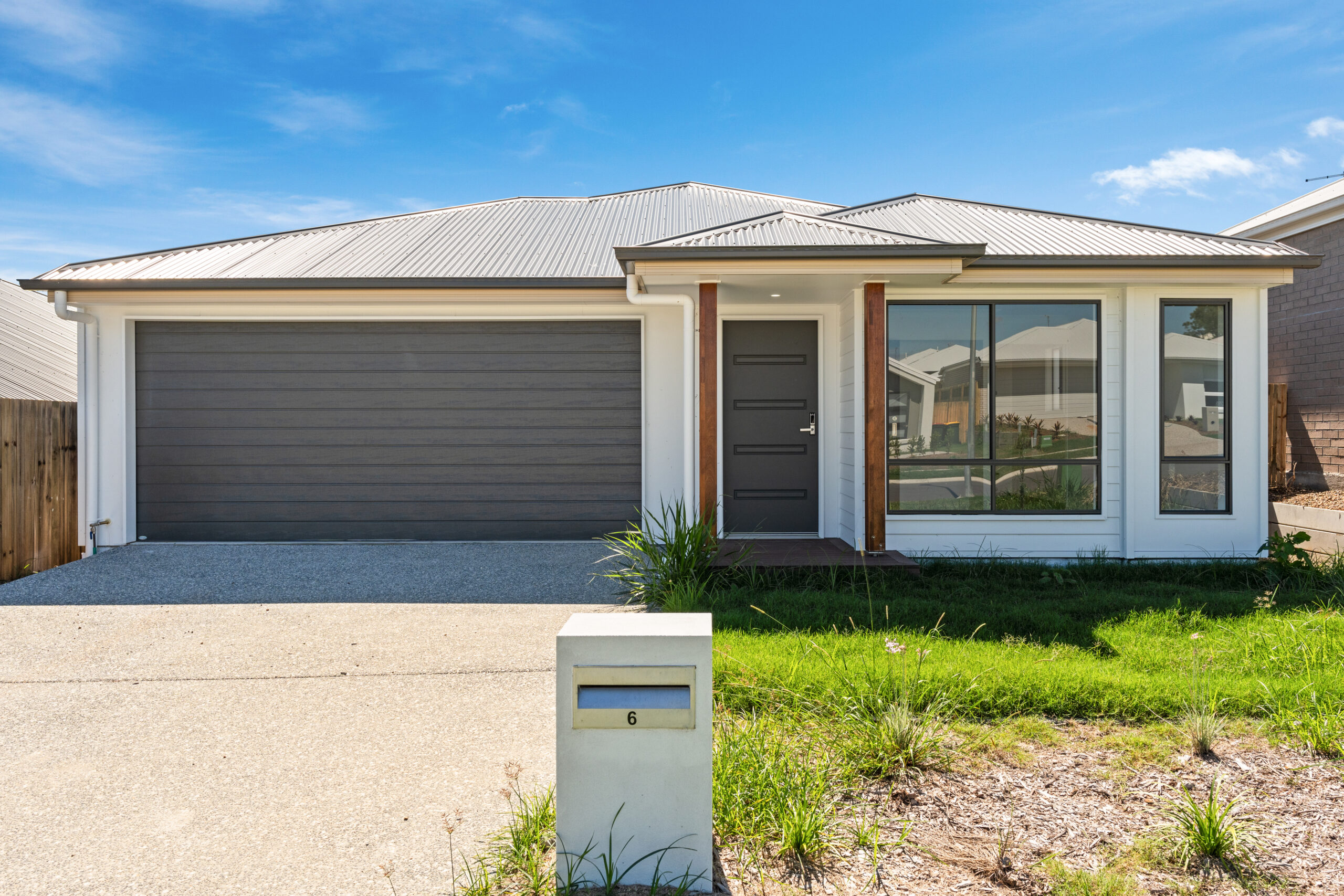 010_Open2view_ID876232-6_Platell_Street