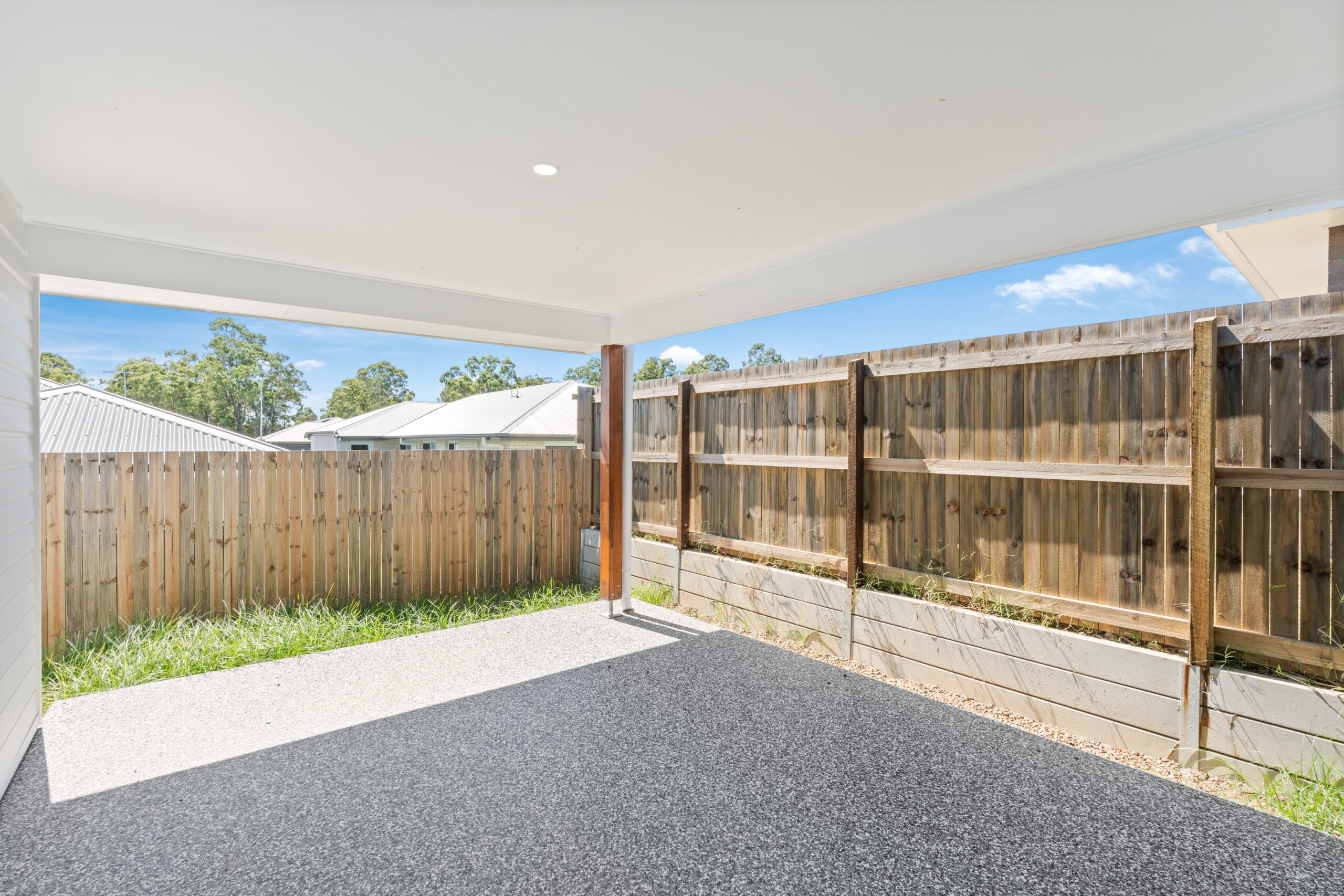 012_Open2view_ID876232-6_Platell_Street